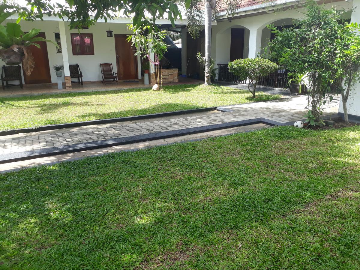 Villa 67 Negombo Exterior foto