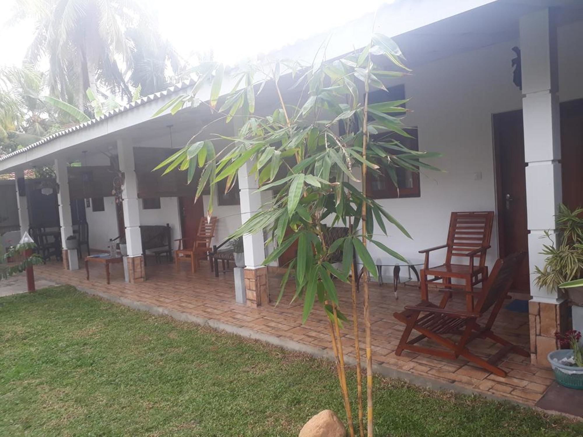 Villa 67 Negombo Exterior foto